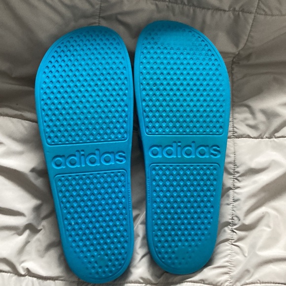 Adidas adilette Slides - Picture 6 of 6